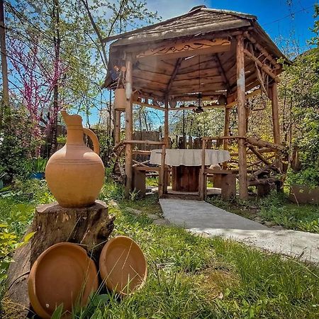 Guest House "Svaneti" Lentekhi Buitenkant foto