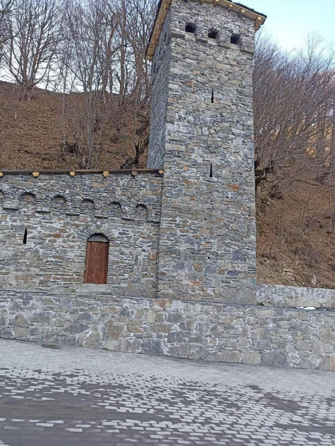 Guest House "Svaneti" Lentekhi Buitenkant foto