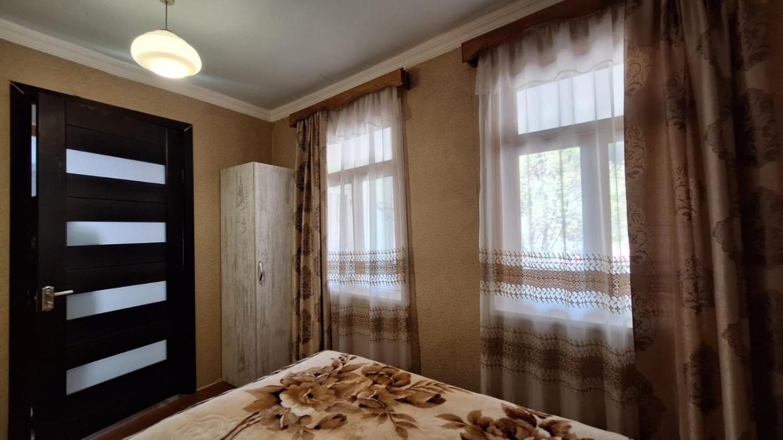 Guest House "Svaneti" Lentekhi Buitenkant foto
