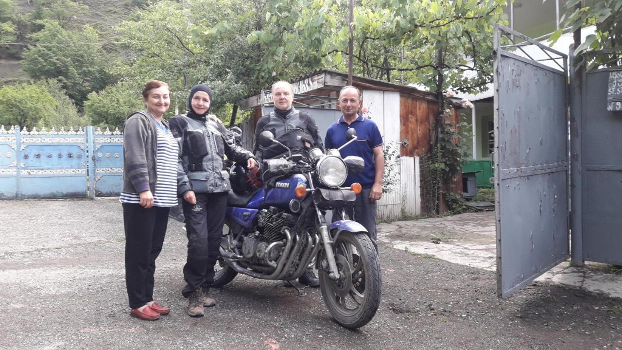 Guest House "Svaneti" Lentekhi Buitenkant foto